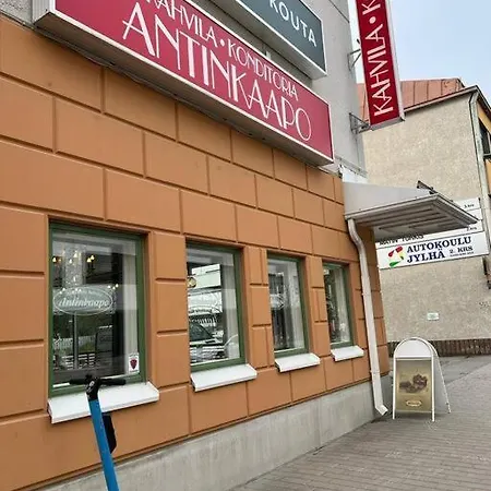 Spacious And Stylish Penthouse In Downtown *